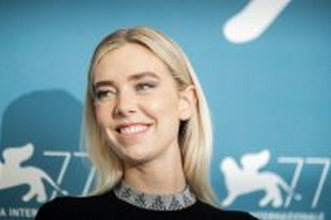 PHOTOCALL - THE WORLD TO COME - Actress Vanessa Kirby (2) (Credits La Biennale di Venezia - Foto ASAC, ph Jacopo Salvi)