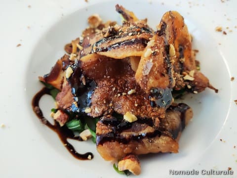 Guanciale Croccante con nocciole dei cimini e riduzione di balsamico ai frutti di bosco